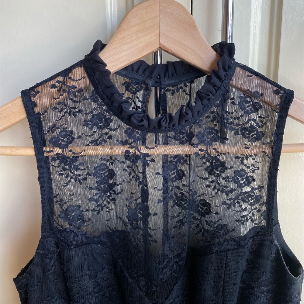 Pilgrim gorgeous high neck black lace dress - Picture 3 of 9
